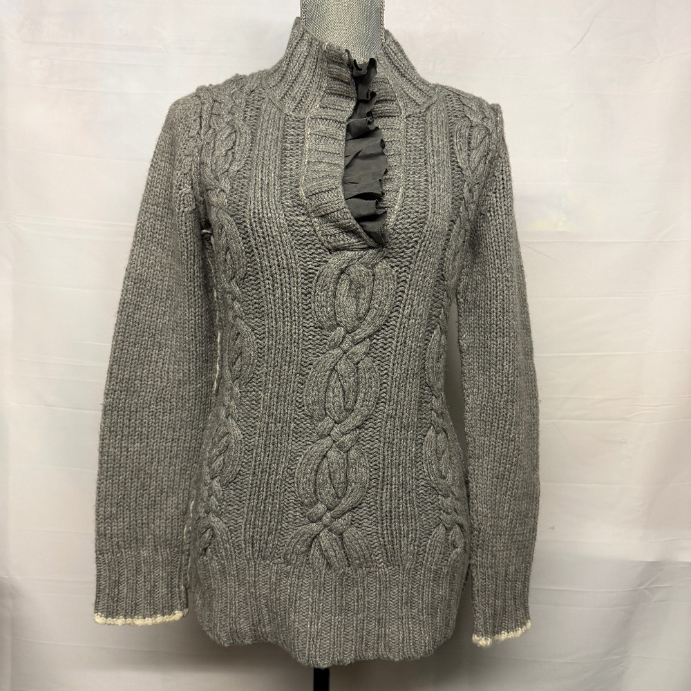 Banana Republic Heritage V-neck Knit Sweater with Ruffle – Size Medium